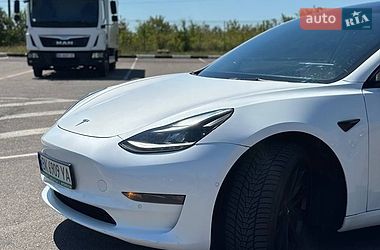 Седан Tesla Model 3 2021 в Рівному