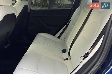 Седан Tesla Model 3 2022 в Калуші