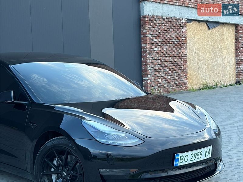 Седан Tesla Model 3 2021 в Хмельницькому