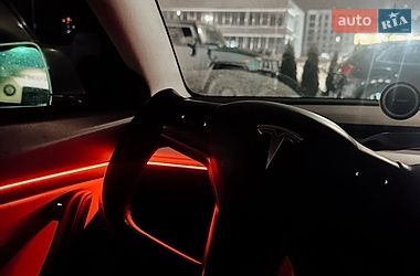Седан Tesla Model 3 2019 в Луцьку