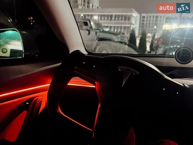 Седан Tesla Model 3 2019 в Луцьку