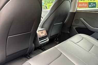 Седан Tesla Model 3 2025 в Львове