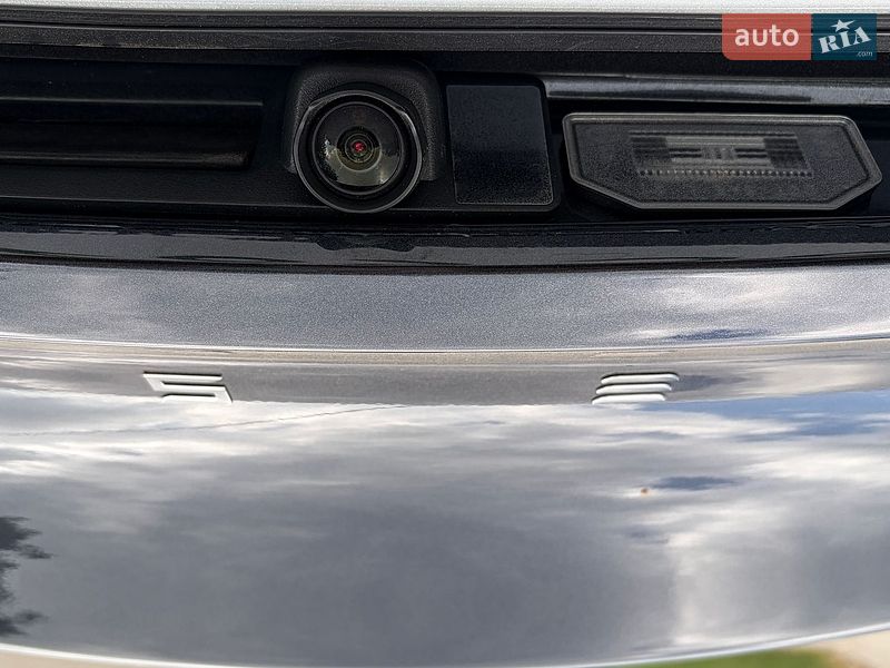 Седан Tesla Model 3 2025 в Львове