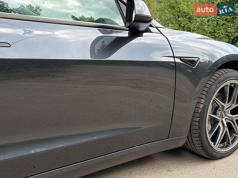 Седан Tesla Model 3 2025 в Львове