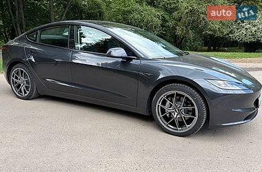 Седан Tesla Model 3 2025 в Львове