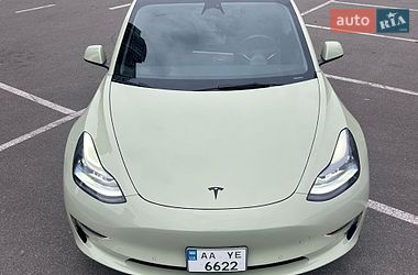 Седан Tesla Model 3 2022 в Киеве