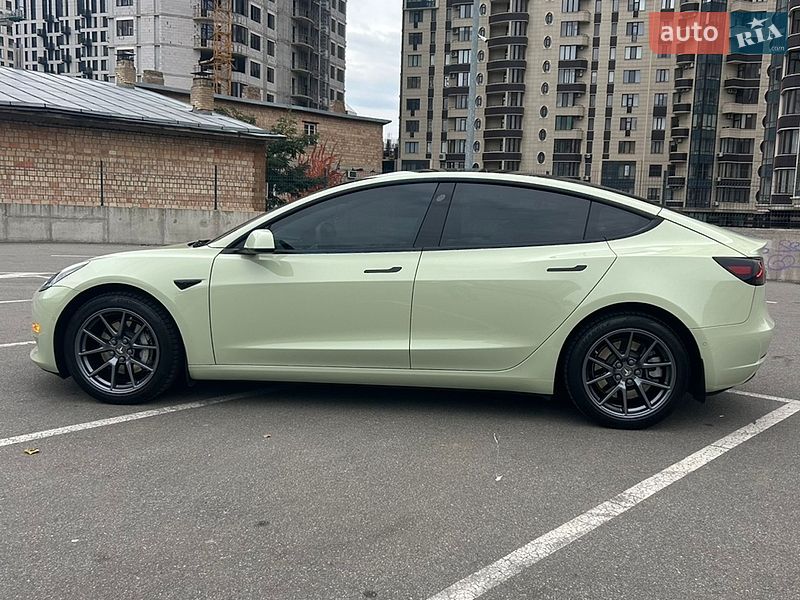 Седан Tesla Model 3 2022 в Киеве фото 3 Седан Tesla Model 3 2022 в Киеве