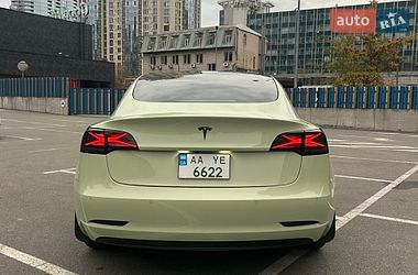 Седан Tesla Model 3 2022 в Киеве