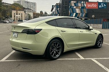Седан Tesla Model 3 2022 в Киеве