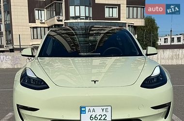 Седан Tesla Model 3 2022 в Киеве