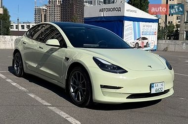 Седан Tesla Model 3 2022 в Киеве