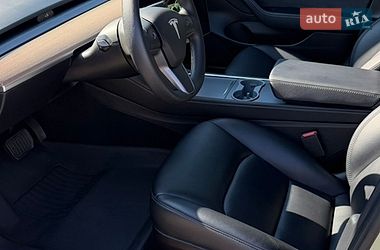 Седан Tesla Model 3 2022 в Киеве