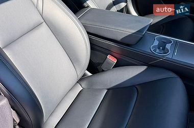 Седан Tesla Model 3 2022 в Киеве