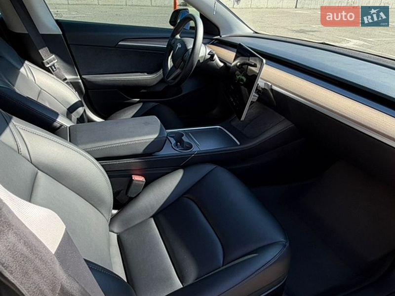 Седан Tesla Model 3 2022 в Киеве фото 26 Седан Tesla Model 3 2022 в Киеве