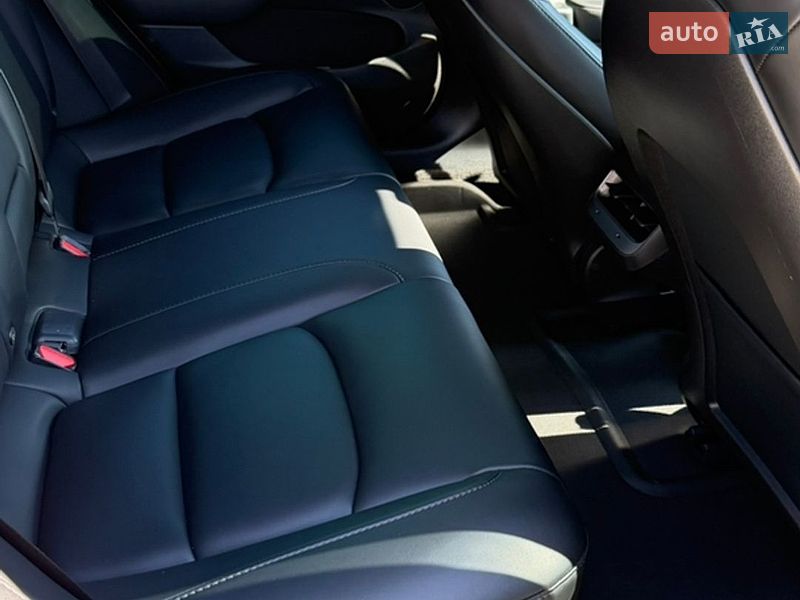 Седан Tesla Model 3 2022 в Киеве