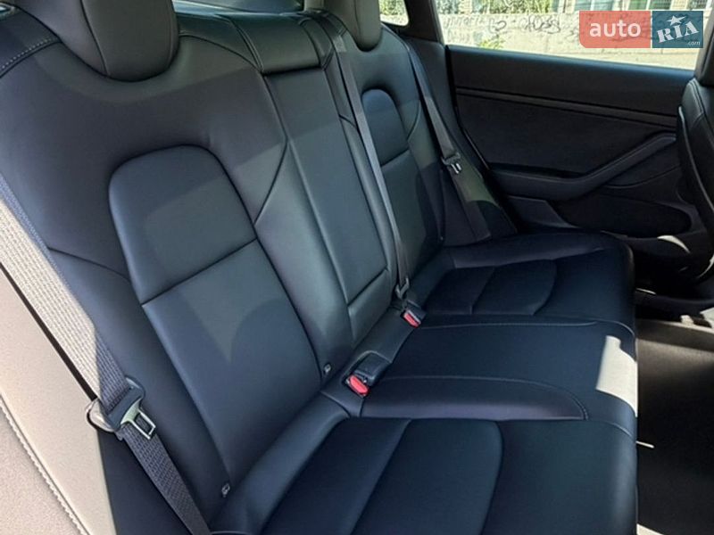Седан Tesla Model 3 2022 в Киеве фото 31 Седан Tesla Model 3 2022 в Киеве