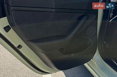 Седан Tesla Model 3 2022 в Киеве
