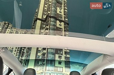 Седан Tesla Model 3 2022 в Киеве