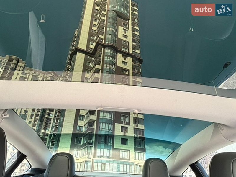 Седан Tesla Model 3 2022 в Киеве