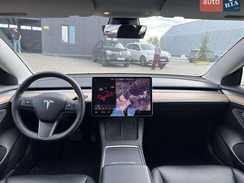 Седан Tesla Model 3 2021 в Львові