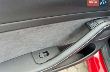 Седан Tesla Model 3 2021 в Львові