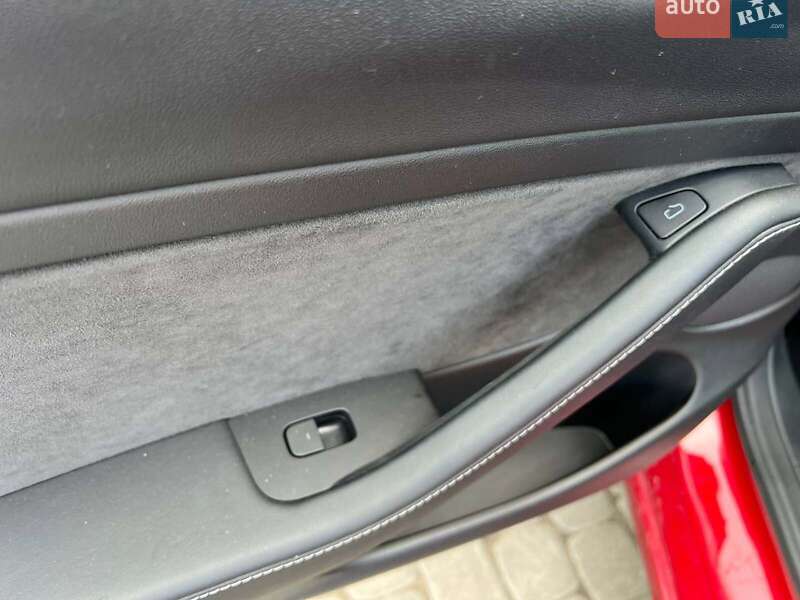 Седан Tesla Model 3 2021 в Львові