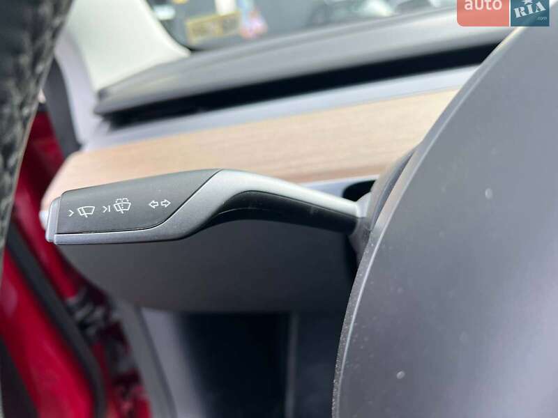 Седан Tesla Model 3 2021 в Львові