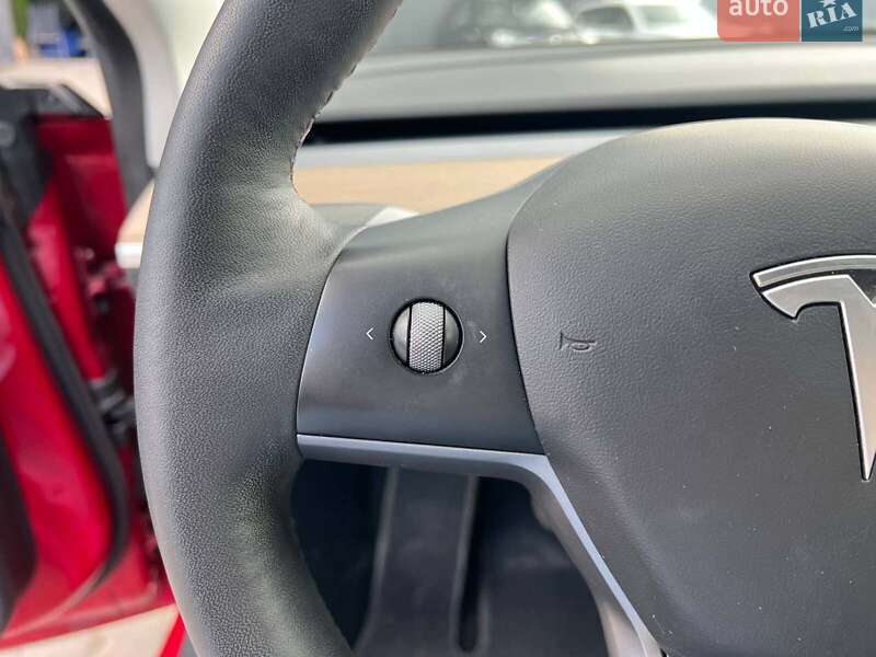 Седан Tesla Model 3 2021 в Львові