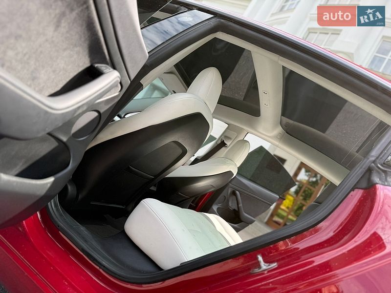 Седан Tesla Model 3 2022 в Білій Церкві
