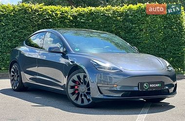 Седан Tesla Model 3 2021 в Киеве