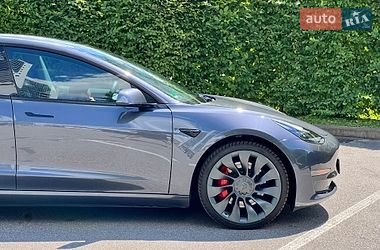 Седан Tesla Model 3 2021 в Києві