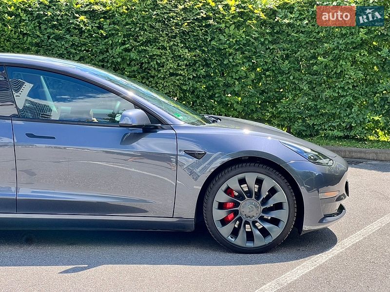 Седан Tesla Model 3 2021 в Києві