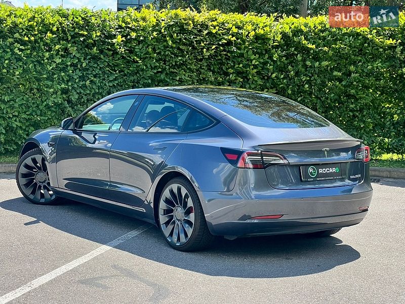 Седан Tesla Model 3 2021 в Києві