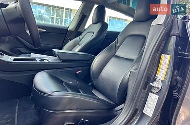 Седан Tesla Model 3 2021 в Києві