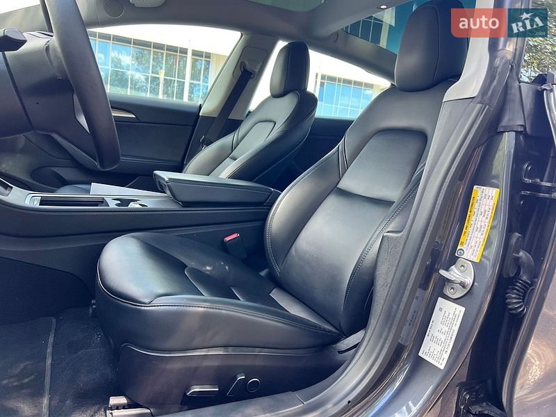 Седан Tesla Model 3 2021 в Києві