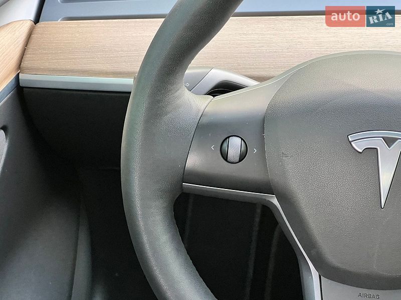 Седан Tesla Model 3 2021 в Києві