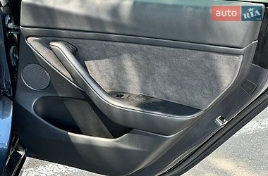Седан Tesla Model 3 2021 в Києві
