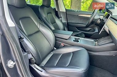 Седан Tesla Model 3 2021 в Києві