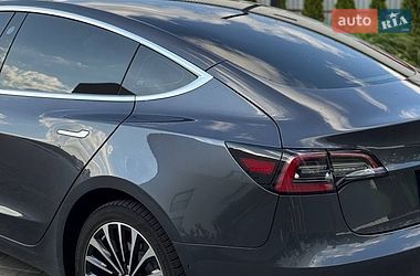 Седан Tesla Model 3 2018 в Луцке