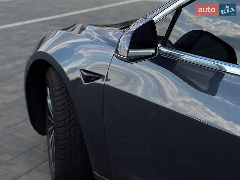 Седан Tesla Model 3 2018 в Луцке