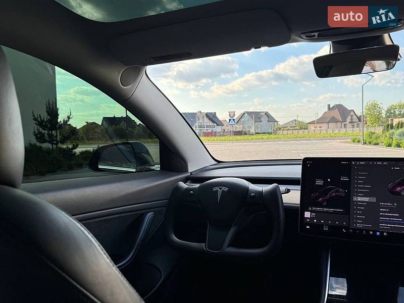 Седан Tesla Model 3 2018 в Луцке