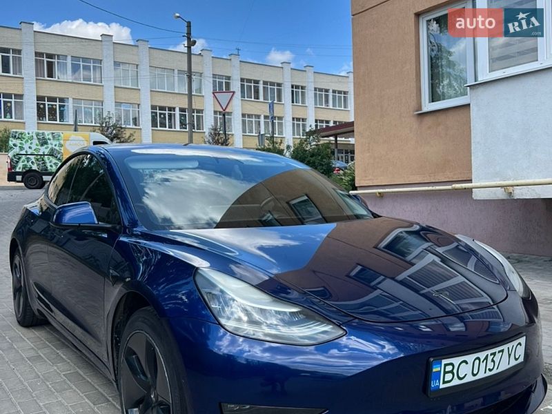 Tesla Model 3 2019