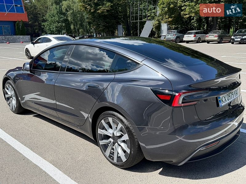 Седан Tesla Model 3 2025 в Харкові