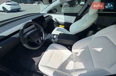 Седан Tesla Model 3 2025 в Харкові