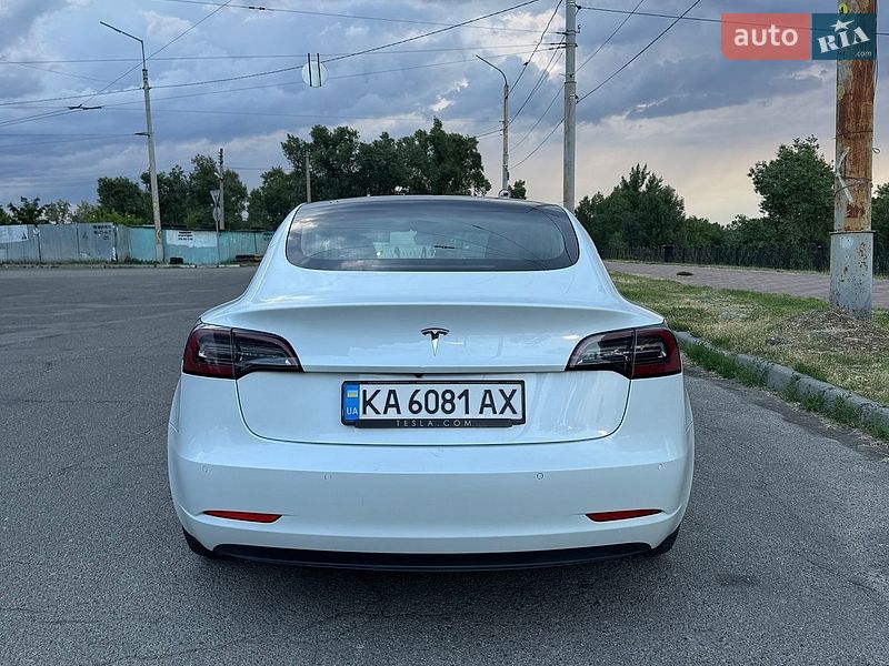Седан Tesla Model 3 2020 в Киеве