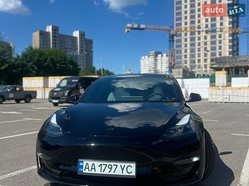 Tesla Model 3 2022