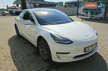 Седан Tesla Model 3 2019 в Чернівцях