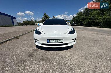 Седан Tesla Model 3 2022 в Днепре