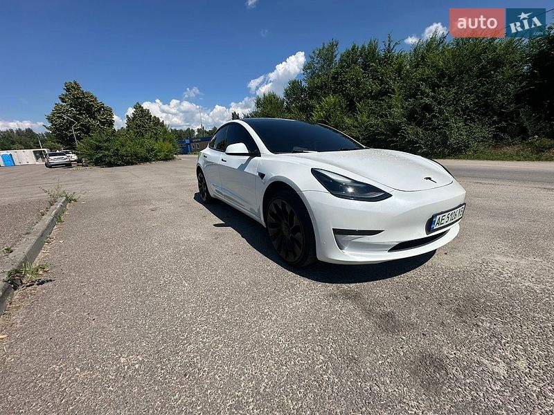 Седан Tesla Model 3 2022 в Днепре