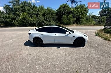 Седан Tesla Model 3 2022 в Днепре